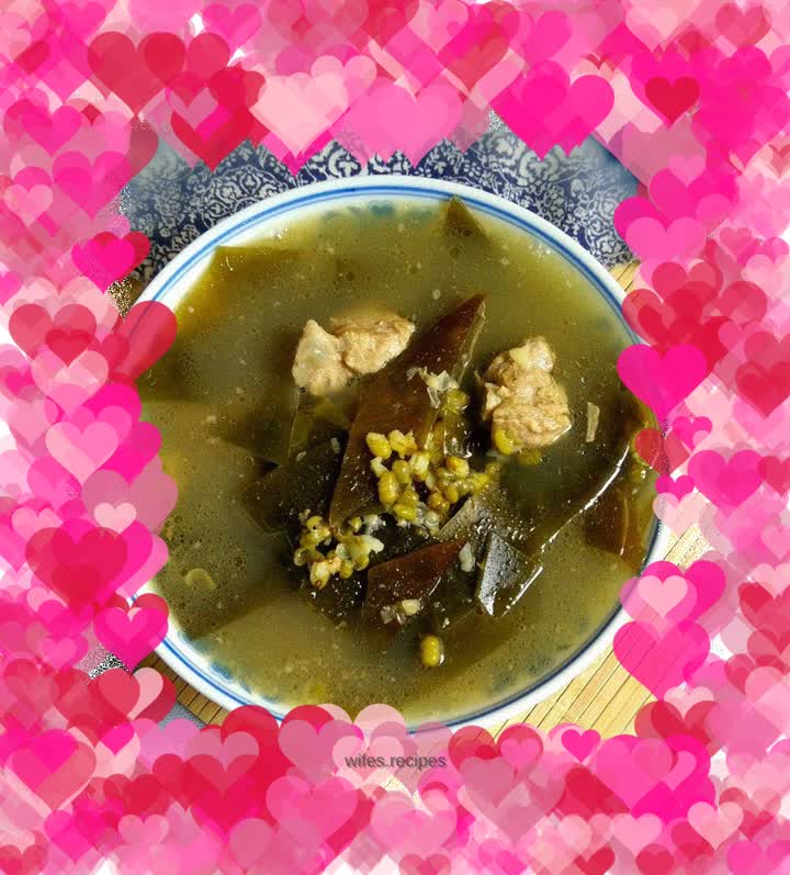 Pork ribs, mung beans and kelp stew