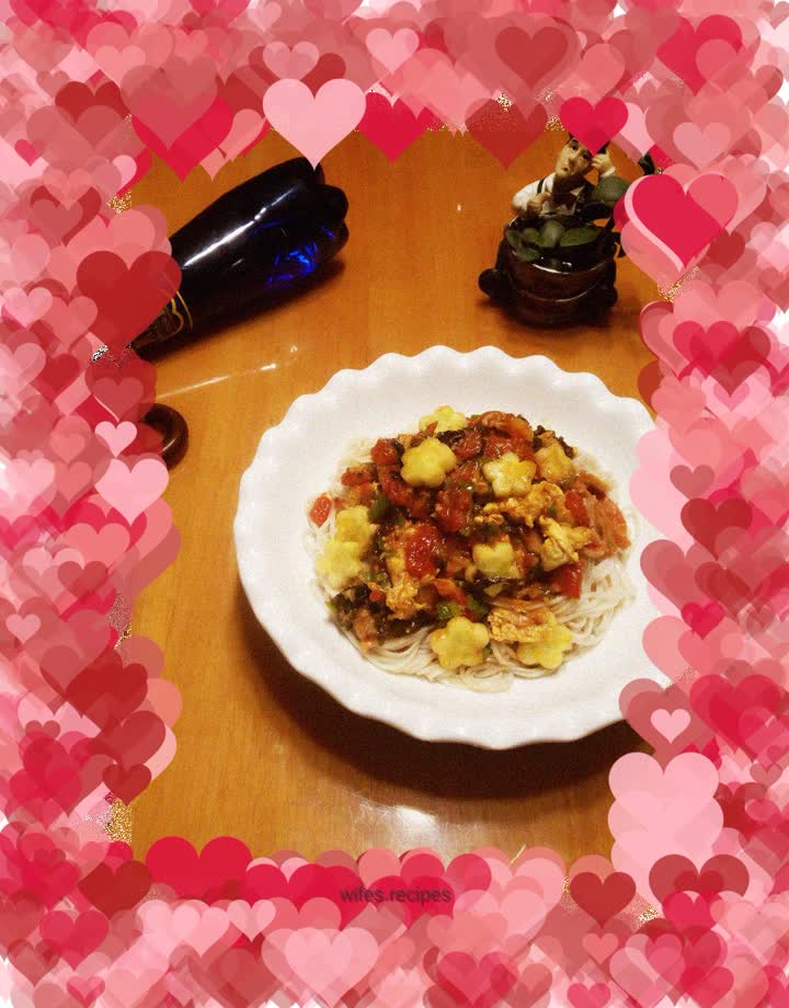 Braised cold noodles with tomatoes and ham