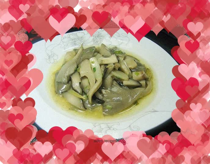 Stir-fried oyster mushrooms