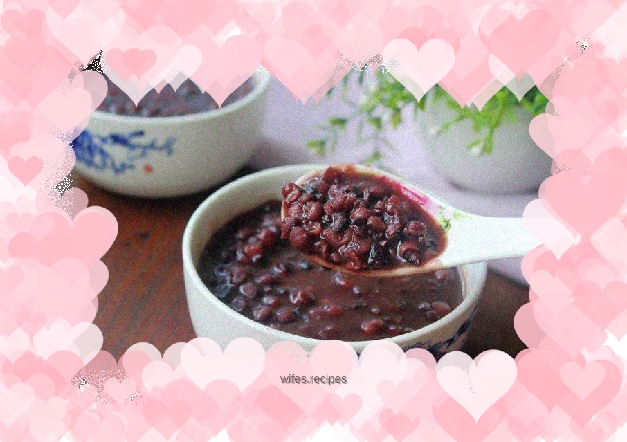 Red bean barley and black rice porridge