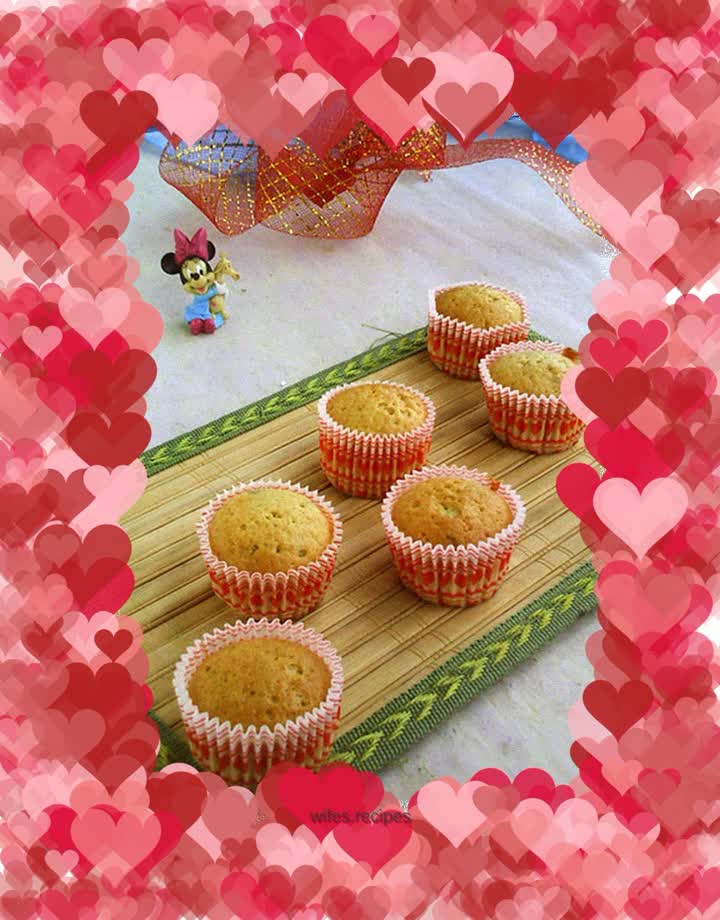 Rosemary raisin cake