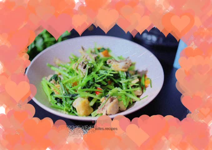 Chicken stir-fried with celery
