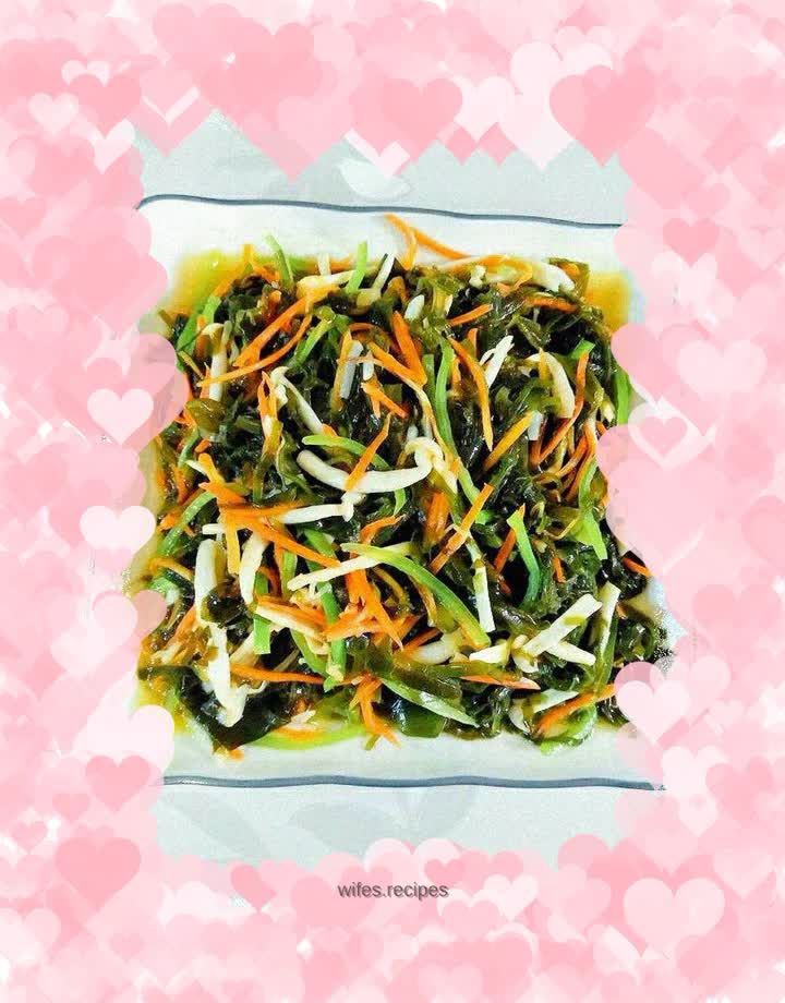 Stir-fried shredded kelp with white jade mushroom