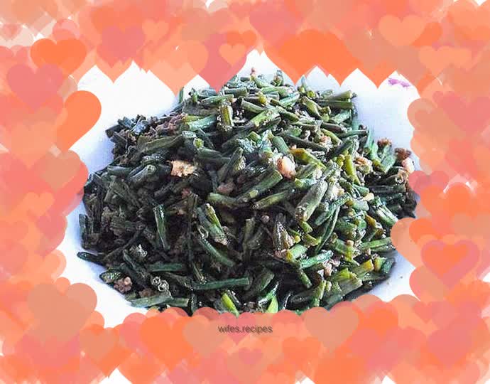 Stir-fried cowpeas with minced meat