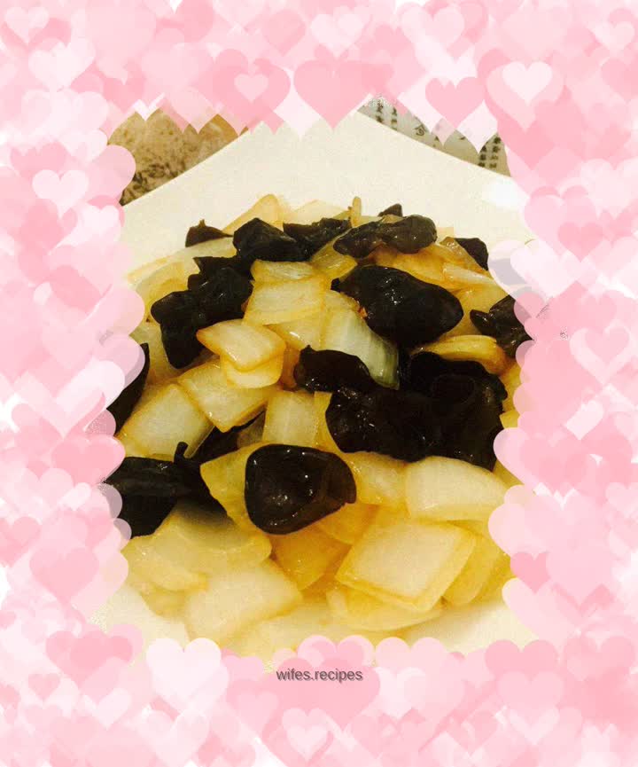 Fried fungus with onions