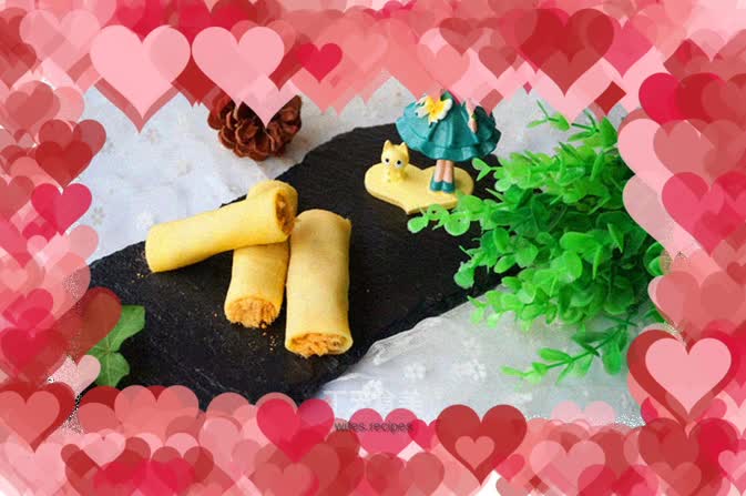 Thousand layer rolls with nuts and meat floss