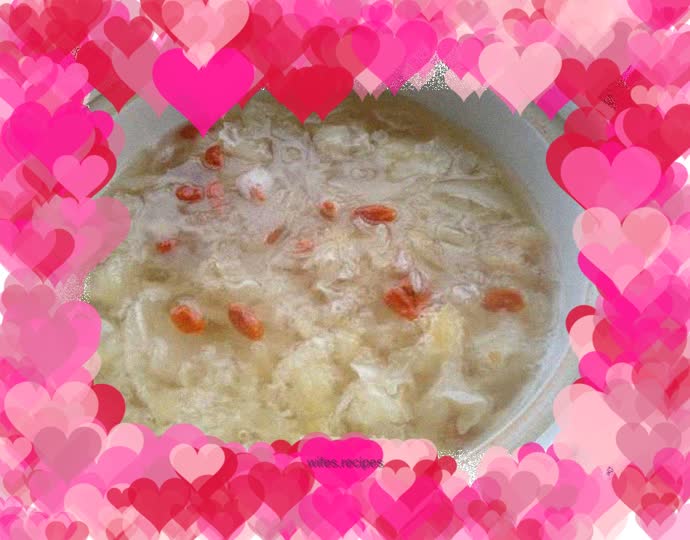 Wolfberry, Tremella and Snow Pear Clay Pot