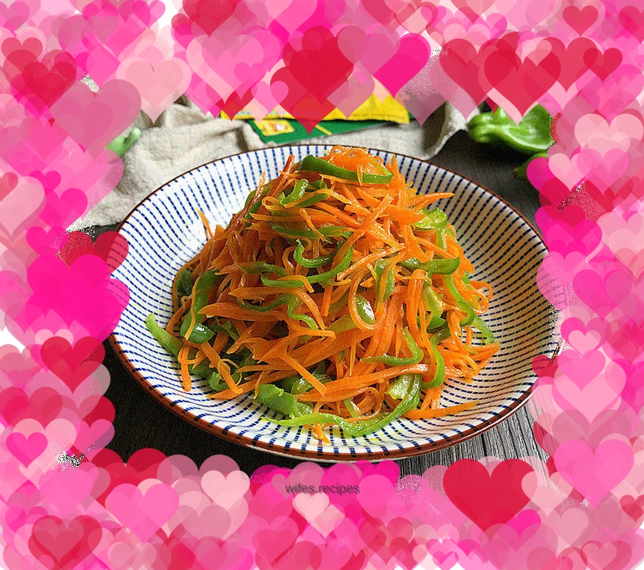 Stir-fried shredded carrots with shredded green peppers