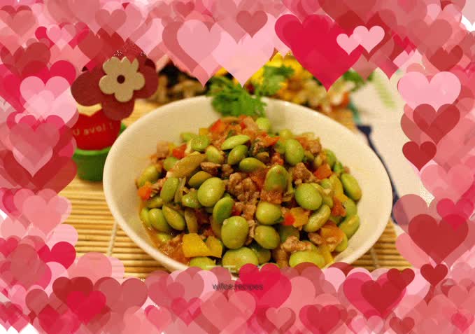 Stir-fried edamame and tomatoes