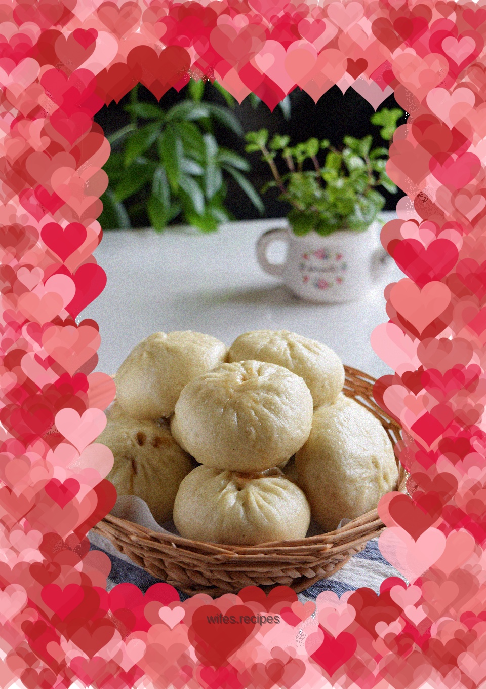 Fresh meat and cabbage buns