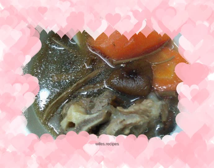 Lazy man's stew with one dragon bone, tea tree mushroom soup