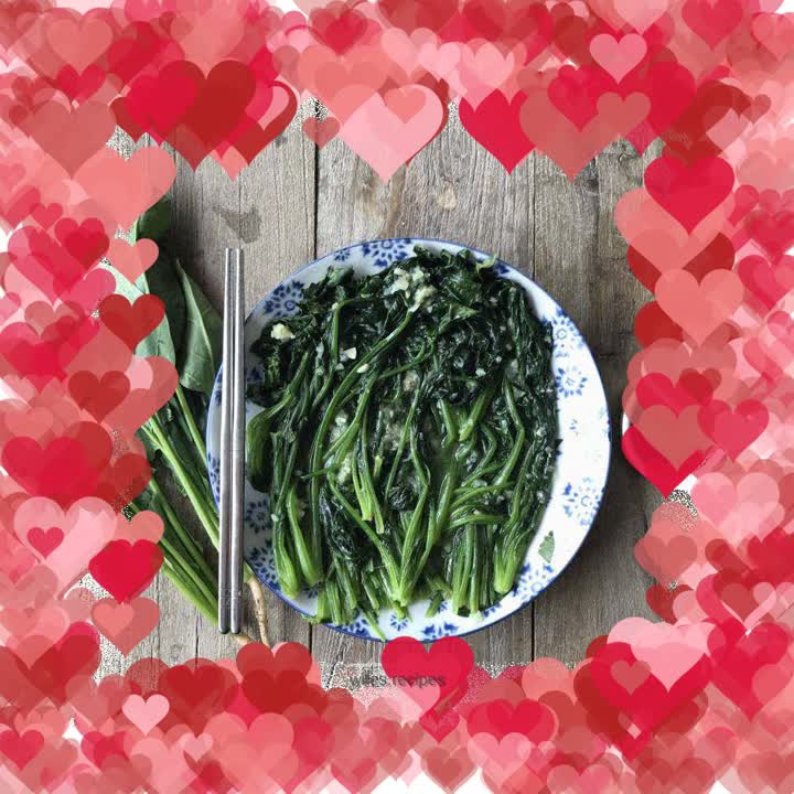 You can make delicious spinach without adding oil