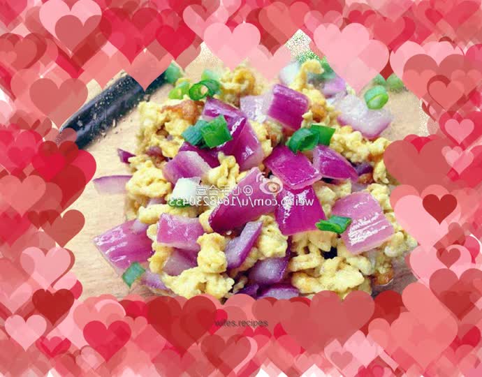 Fried eggs with onions