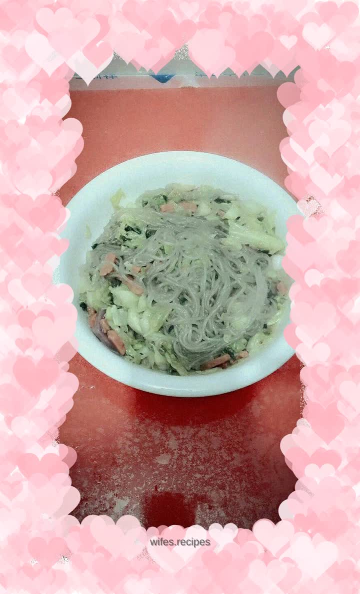 Fried vermicelli with cabbage