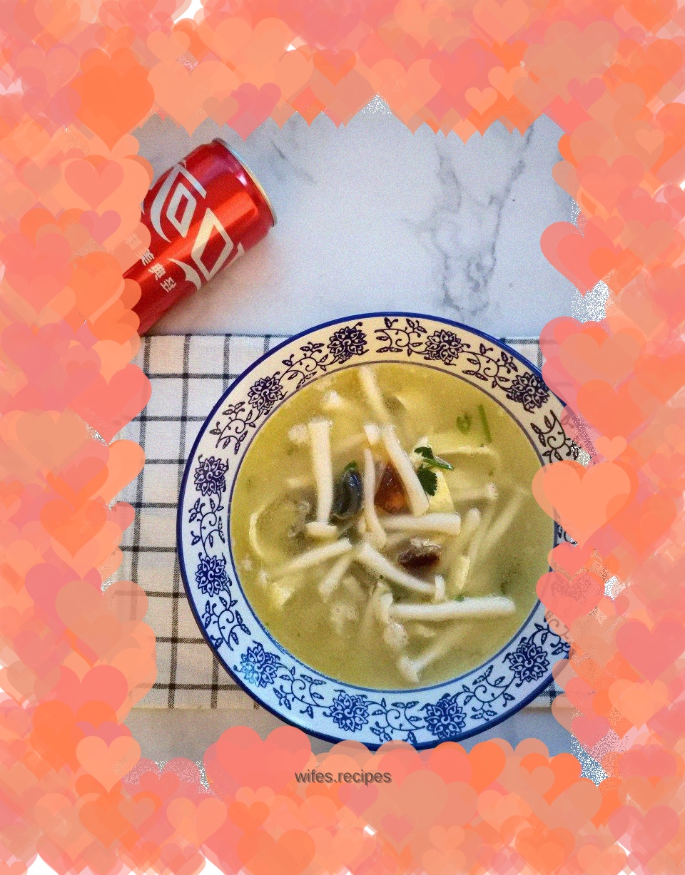 White Jade Mushroom and Egg Skin Soup