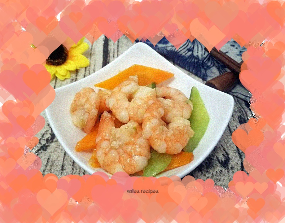 Stir-fried shrimps with cucumber
