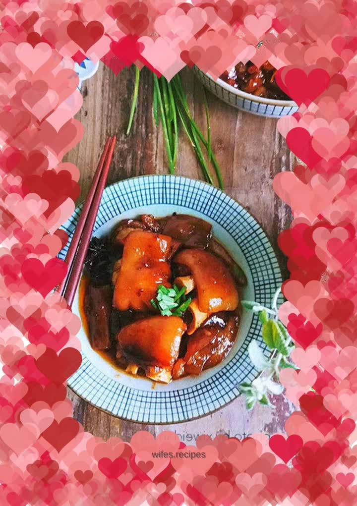 Pork trotters in spicy sauce