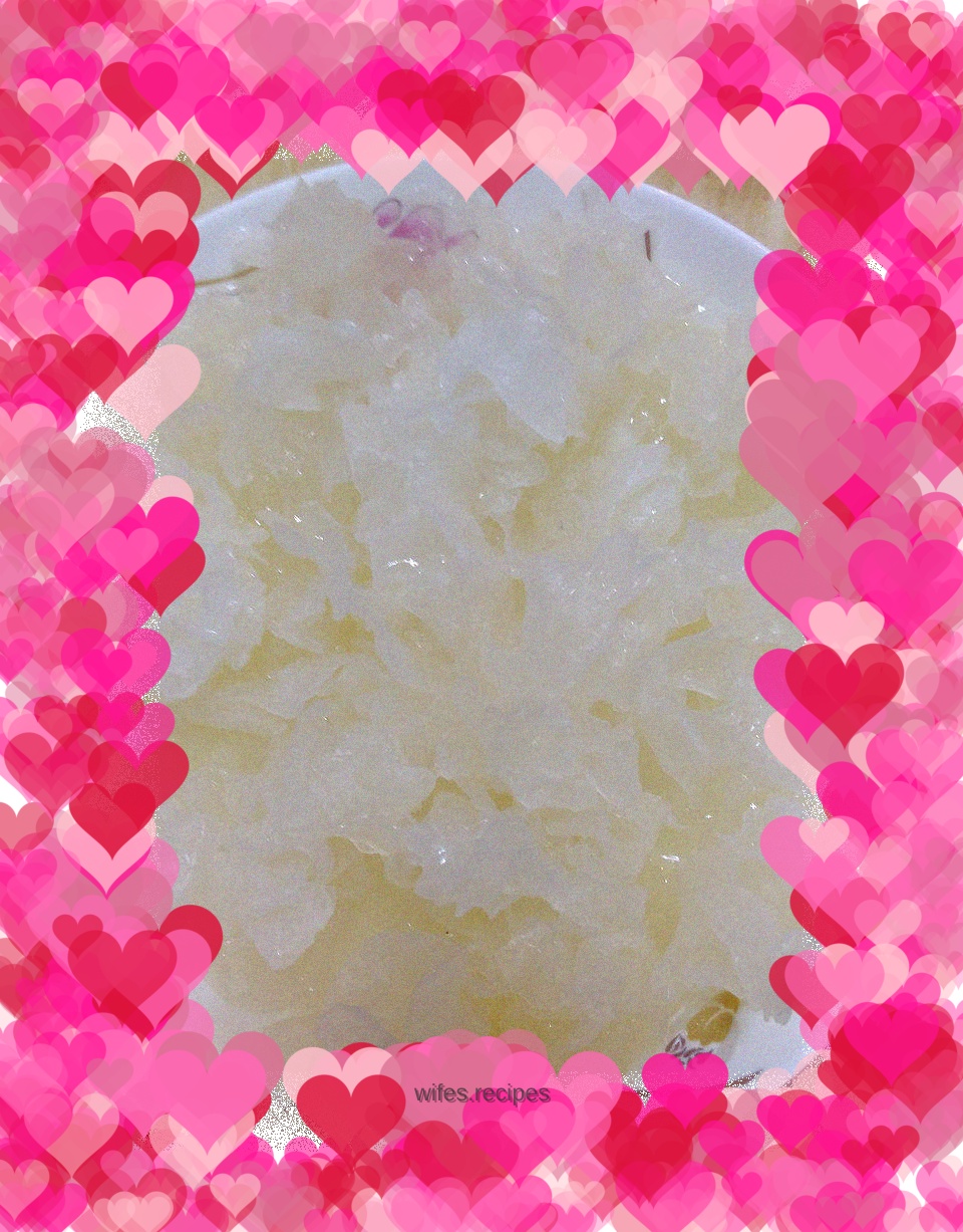 Rock sugar snow fungus