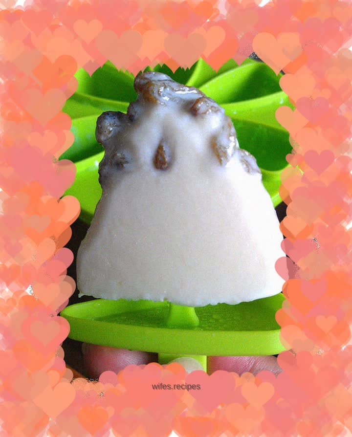 Milk raisin ice cream