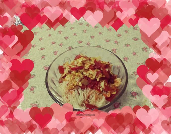 Noodles with fried tomatoes and eggs