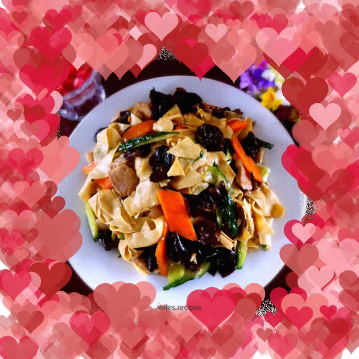 Homemade fried fungus and dried tofu