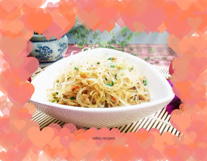 Ants climbing the tree