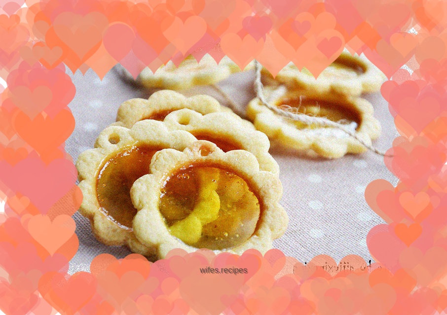 A gift for your lover on Chinese Valentine's Day - glass heart biscuits