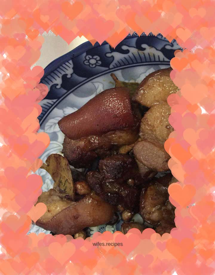 Sauce-flavored pork trotters