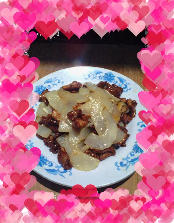 Stir-fried pork with old cucumber