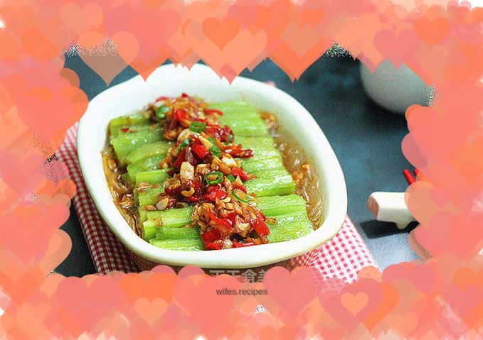 Steamed loofah with garlic vermicelli