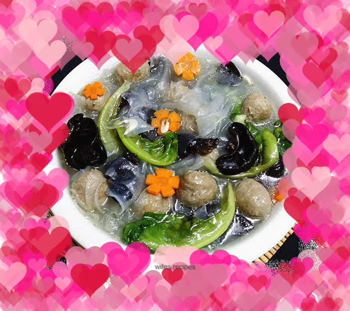 Beef balls and fungus stewed vermicelli