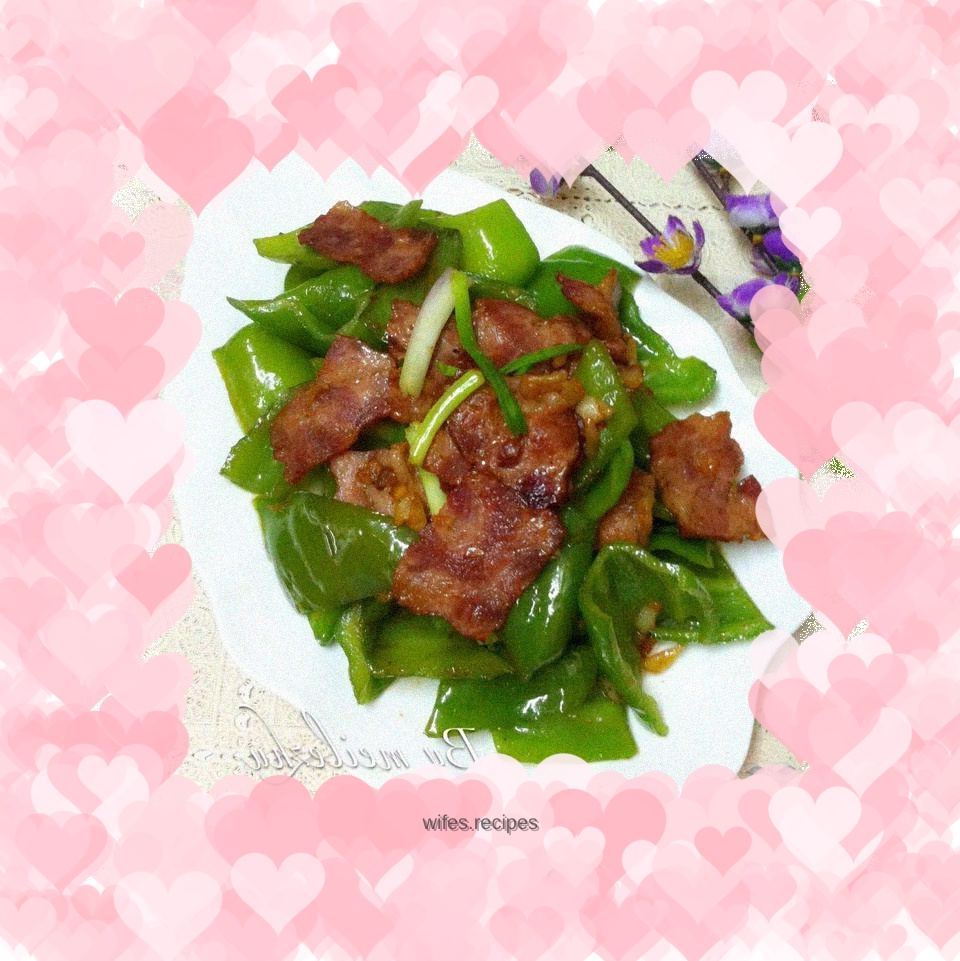 Stir-fried green peppers with bacon