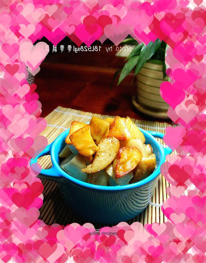 Grilled king oyster mushrooms with black pepper and salt