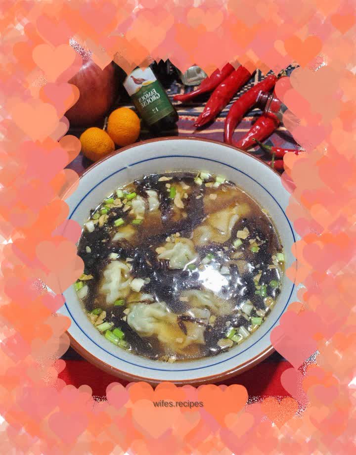Seaweed wontons in sour soup