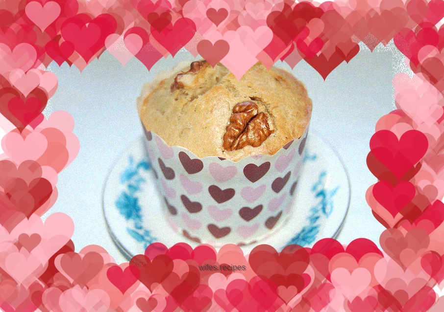 Banana walnut muffin