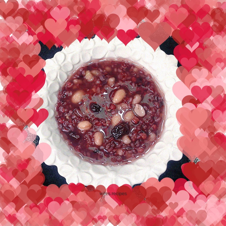 Healthy black rice porridge