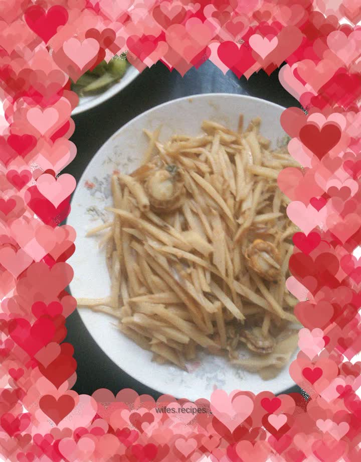 Stir-fried scallops with shredded lotus root
