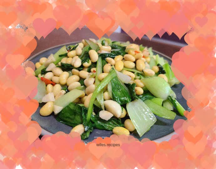 Stir-fried green vegetables and soybeans