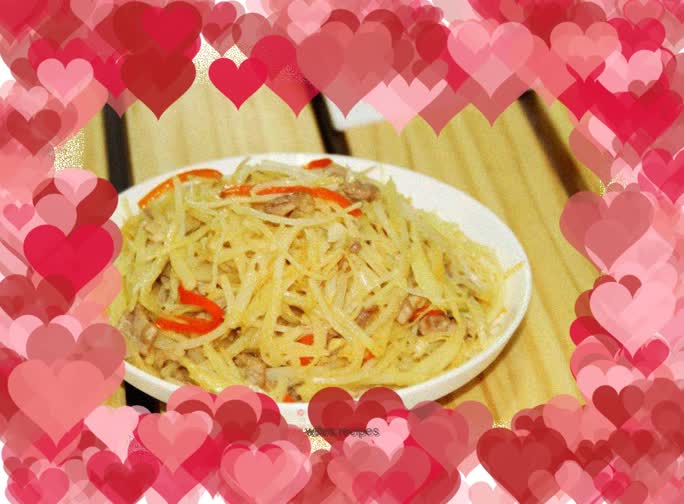 Fried pork with shredded potatoes