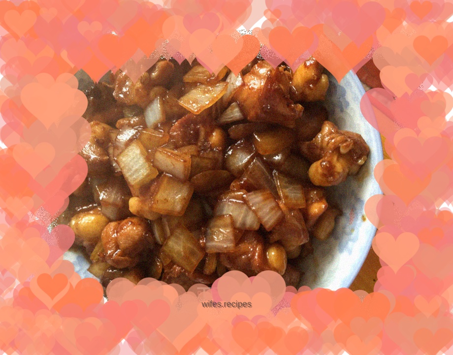 Fried chicken with crispy bones and onions