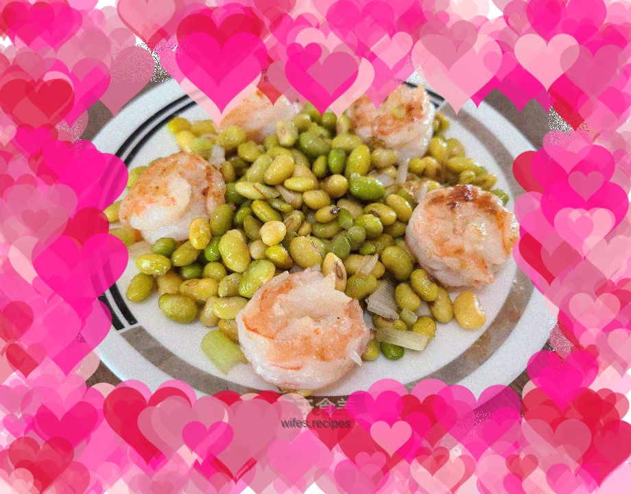 Fried soybeans and shrimps