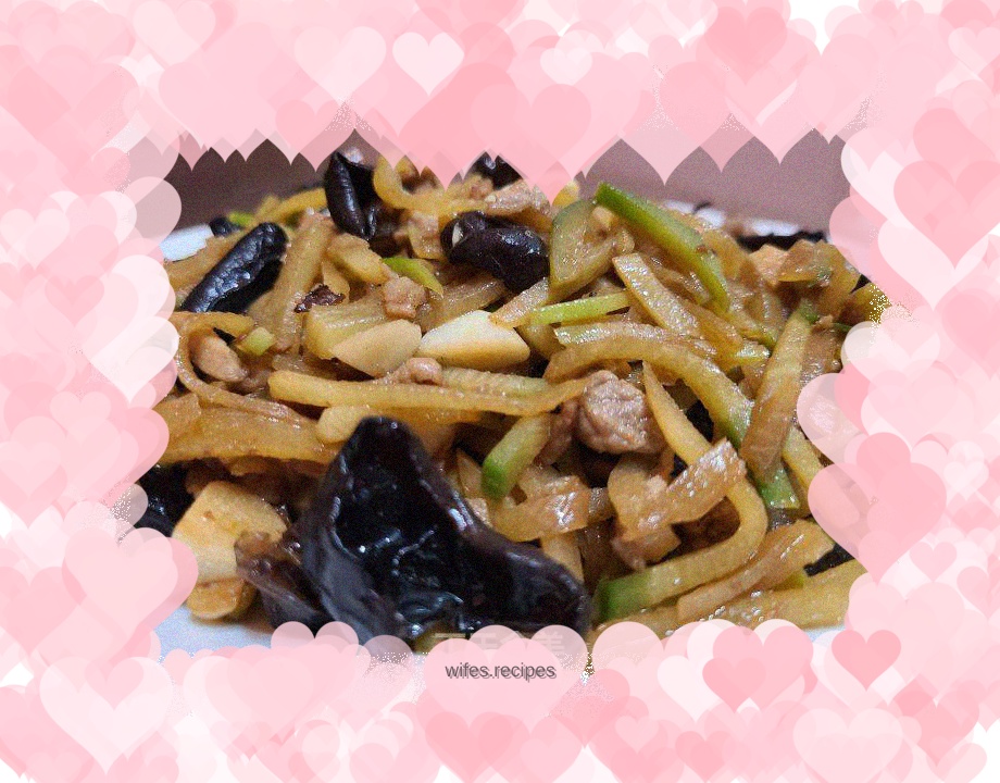 Stir-fried shredded pork with radish and fungus