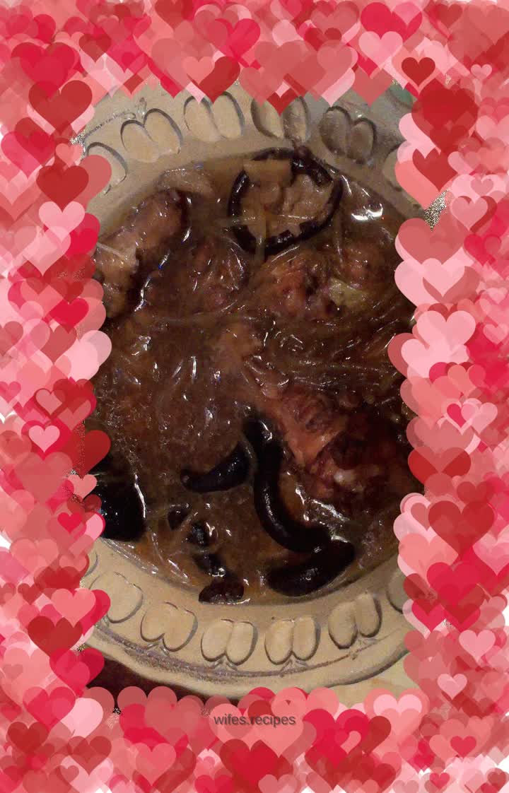 Stewed Mushrooms with Wing Roots