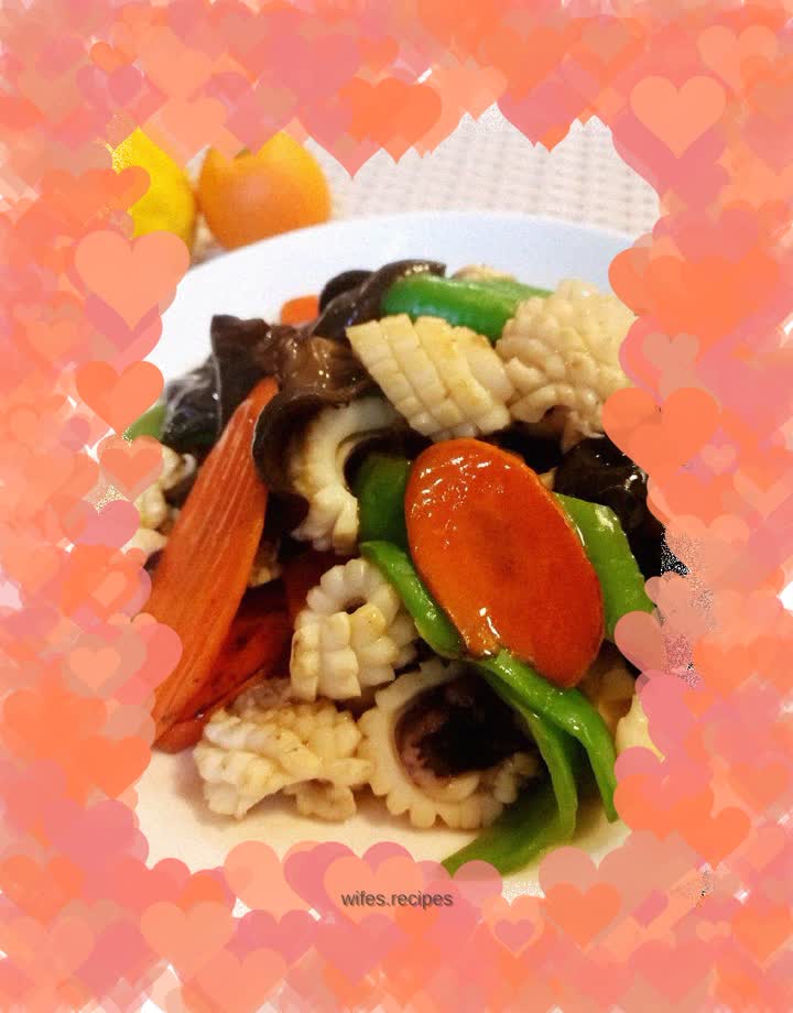 Stir-fried cuttlefish with green pepper and autumn ears