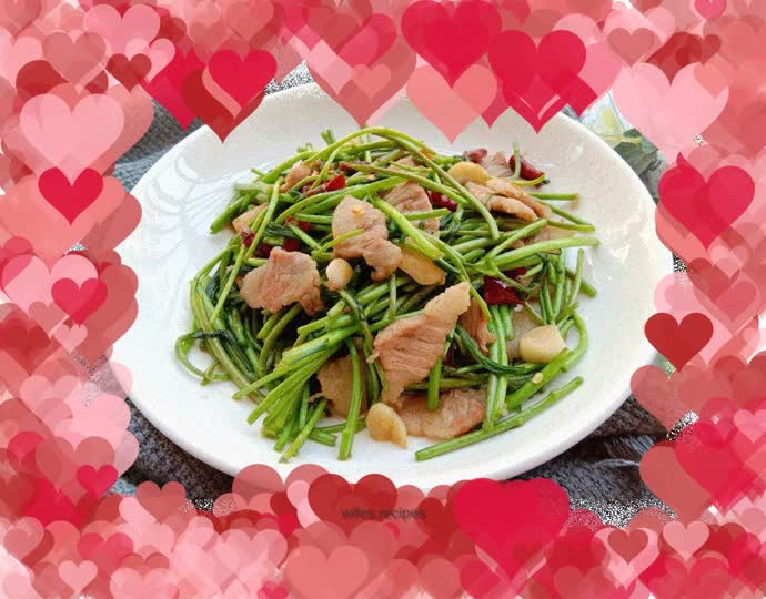 Stir-fried pork belly and artemisia arborescens