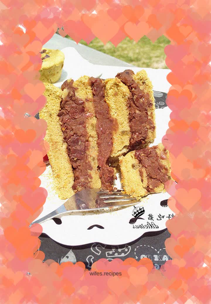 Red bean paste matcha cake