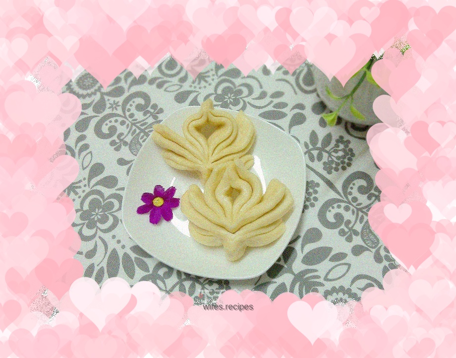 Fancy Peach Blossom Steamed Buns