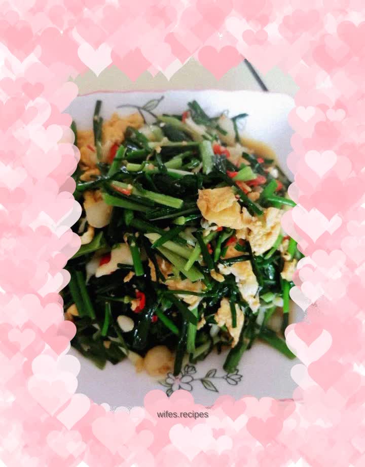 Wild garlic scrambled eggs