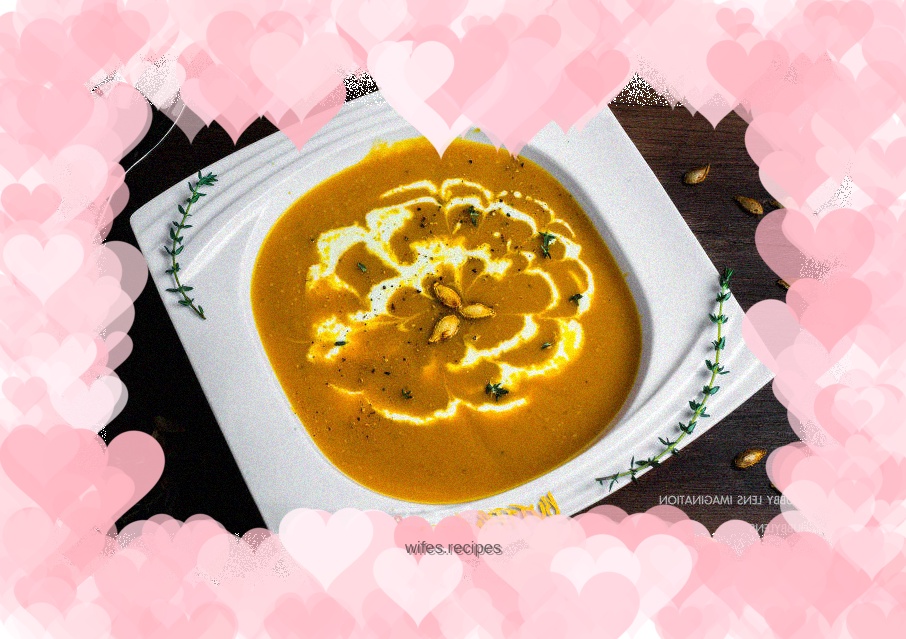 A picturesque Halloween treat: Creamy Pumpkin Soup