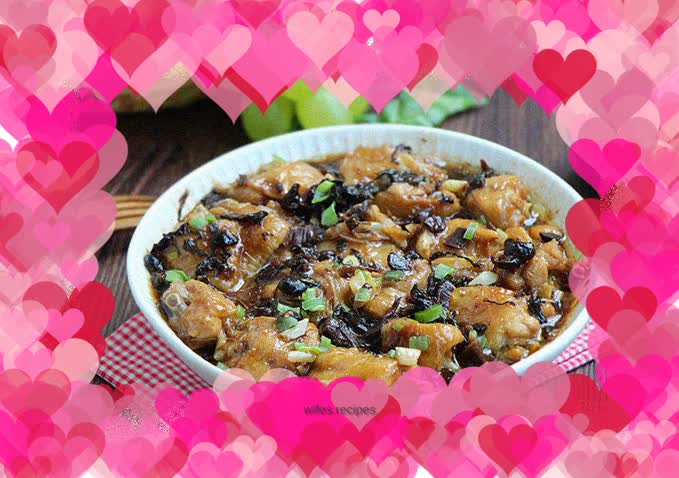 Steamed chicken wings with prunes